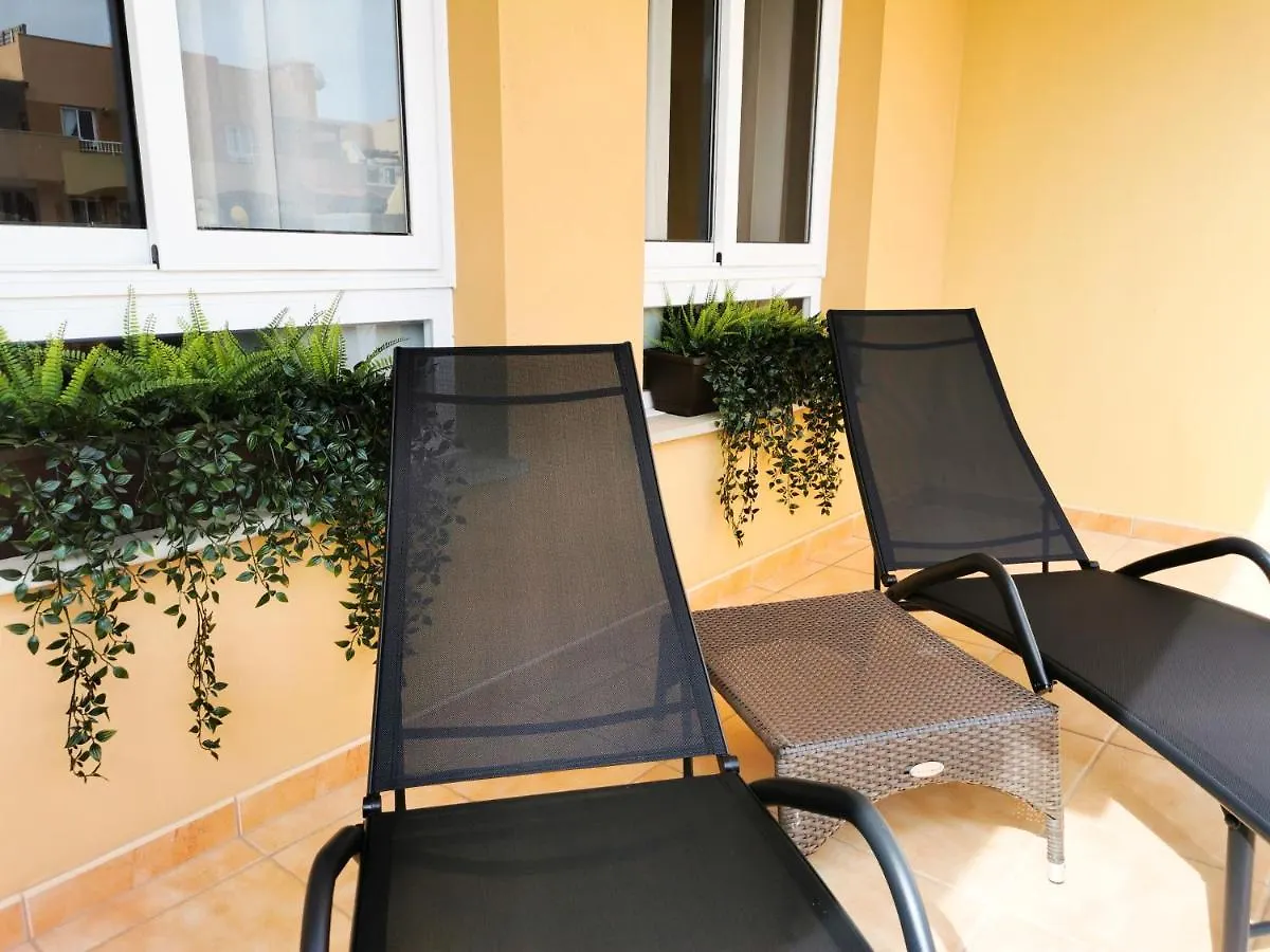 Tropical Home Fuerteventura With A Sunny Terrace And Fast Wifi 科拉雷侯